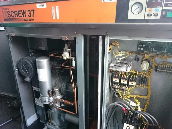 Máy nén khí trục vít cũ Hitachi Hiscrew 37kw (seri 2000)