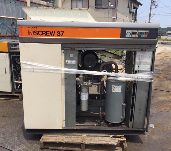 Hiện tượng rò rỉ khí nén làm cho thiết bị nén khí sụt giảm áp suất gây ảnh hưởng đến hiệu quả công việc của doanh nghiệp.