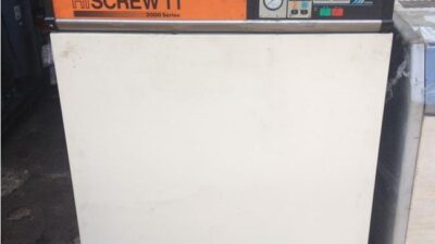 GIÁ MÁY NÉN KHÍ HITACHI TRỤC VÍT BỊ TÁC ĐỘNG BỞI 4 TIÊU CHÍ